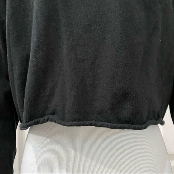 Forever 21 Black and White Cropped Long Sleeve Top - Picture 5 of 8